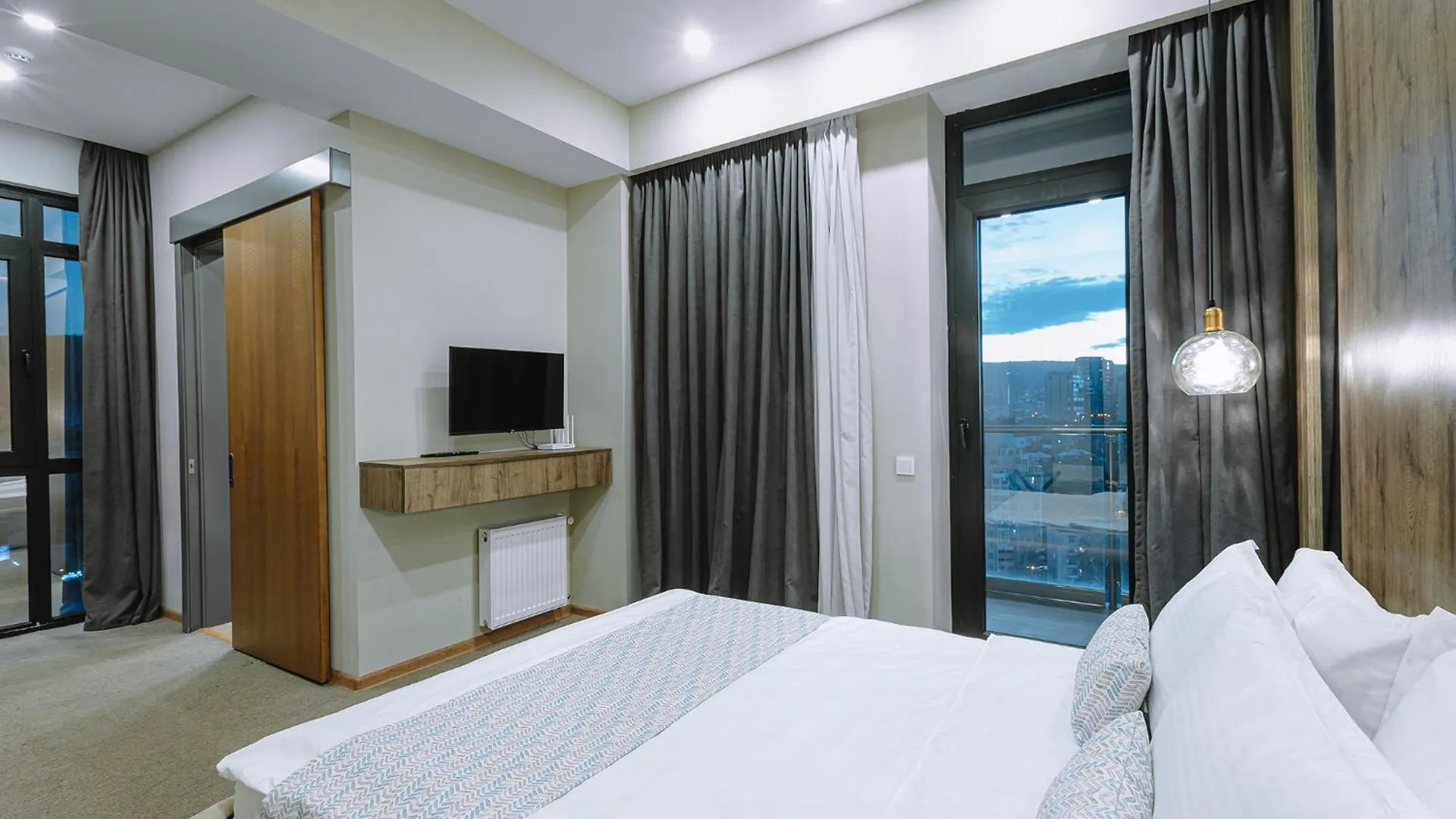 Hotel Sky Station Tbilisi 4*,  Georgia