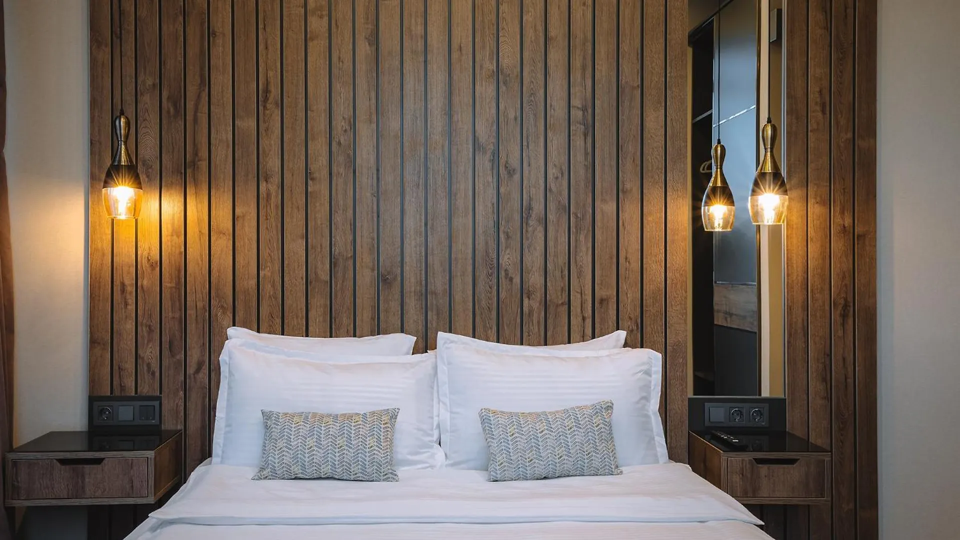 Hotel Sky Station Tbilisi 4*,